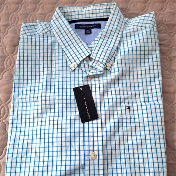 NWT Tommy Hilfiger Shirt - Picture 1 of 4